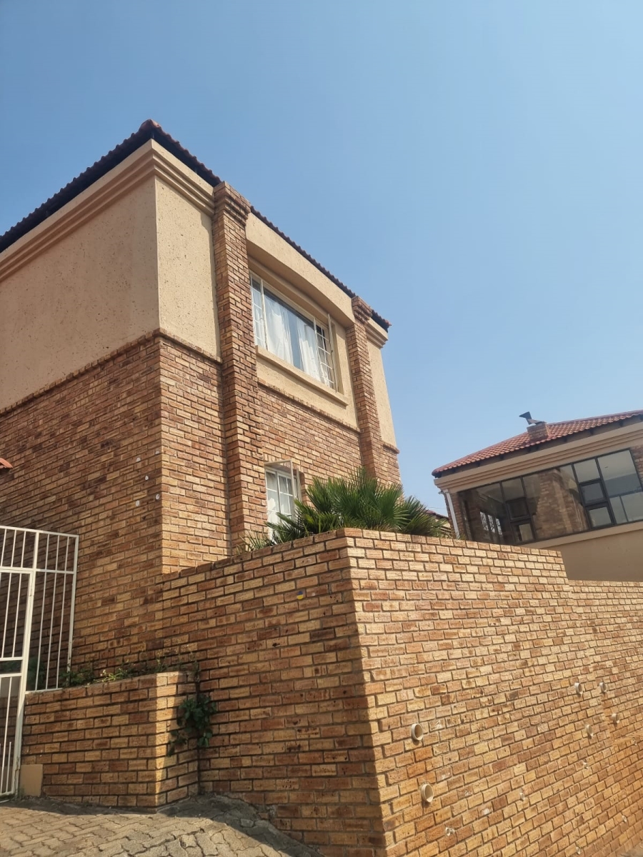 3 Bedroom Property for Sale in Safari Gardens North West
